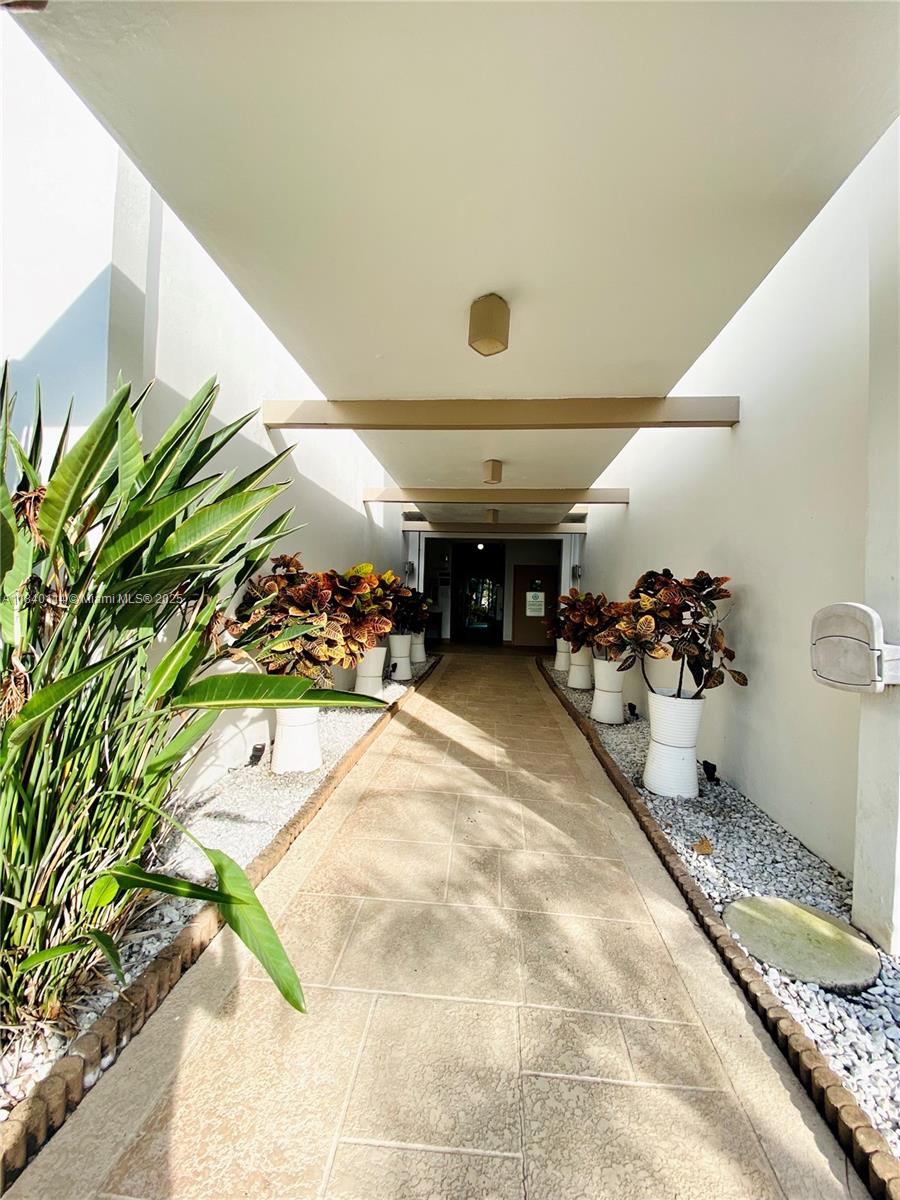 RIVER SHORES CONDO - Residential