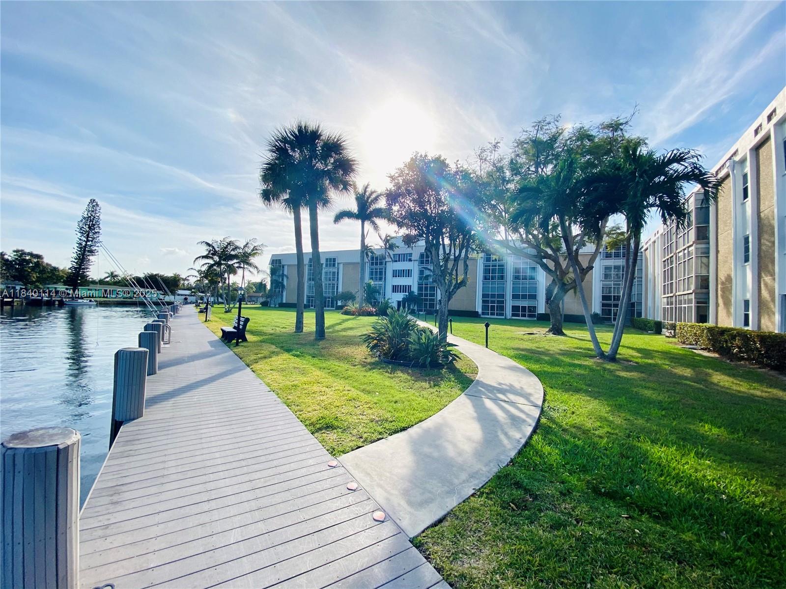 2 Bedrooms 2 Baths condo with spectacular and direct river views. Quite and Peaceful. Completely furnished.River Shores has so much to offer: Gated community with clicker entrance, 9 acres of lovely landscape, dockage for small boats, gorgeous pool area directly on the water, tennis, sauna, billiards, exercise room, BBQ, Club house with kitchen. The Complex is less than 2 miles from the beach, one block from Wilton Manors, supermarkets, banks and shops are close by.Bring your kayaks, paddle boards and bikes