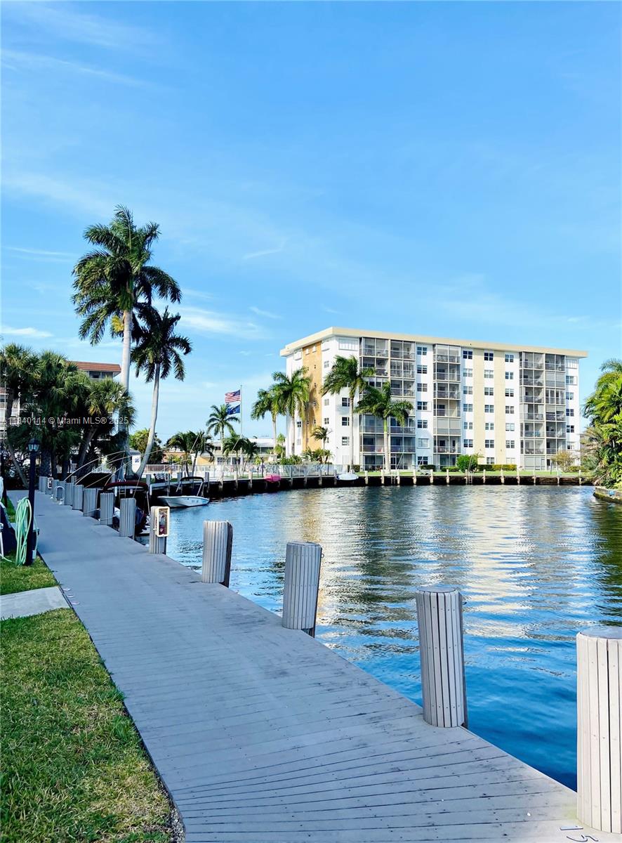 RIVER SHORES CONDO - Residential