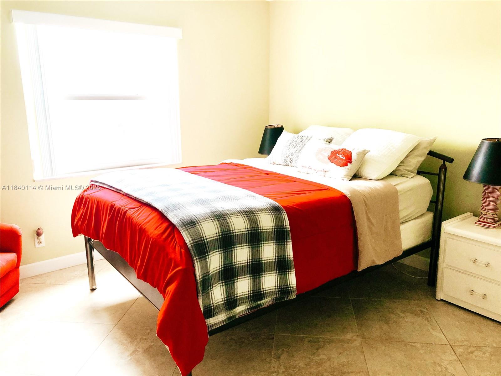 RIVER SHORES CONDO - Residential