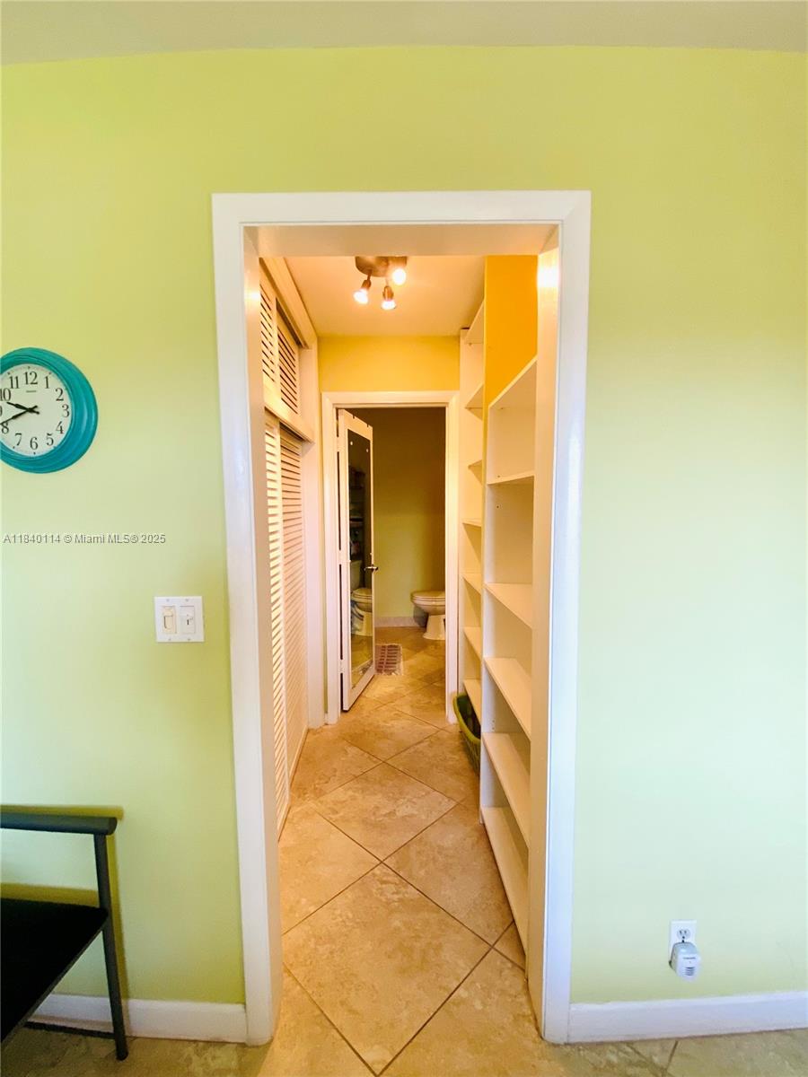 RIVER SHORES CONDO - Residential