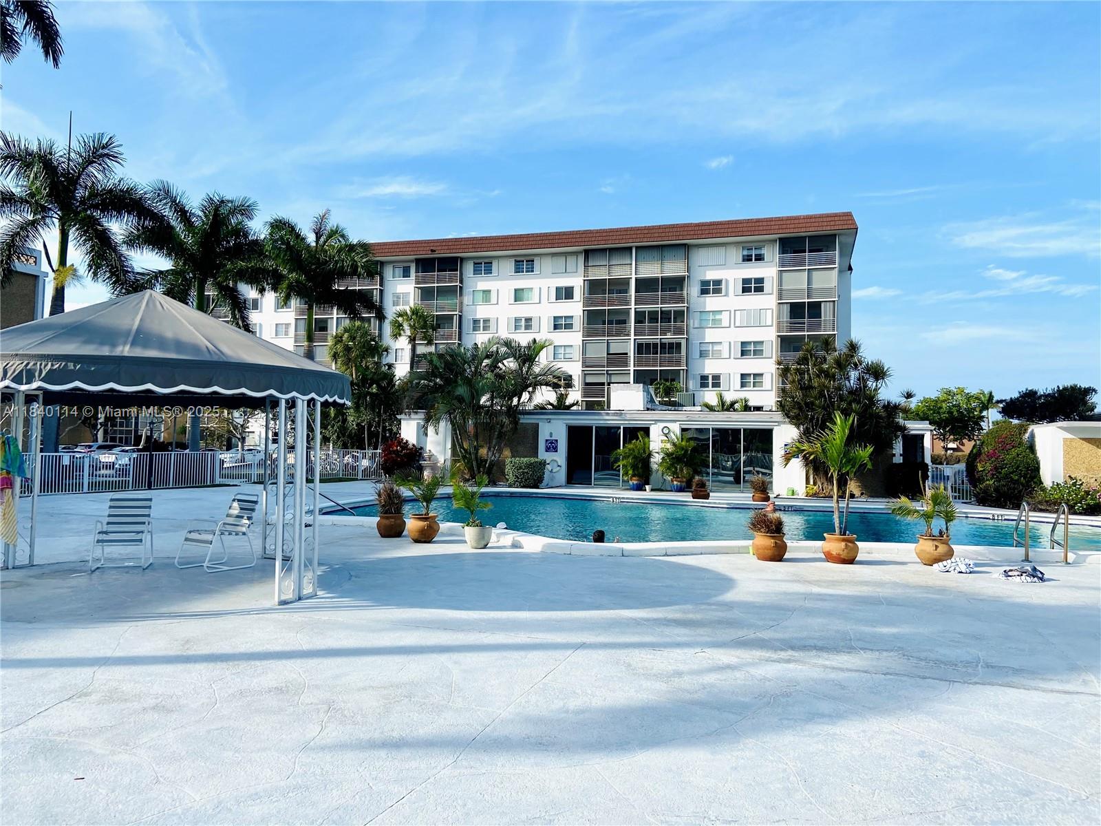 RIVER SHORES CONDO - Residential