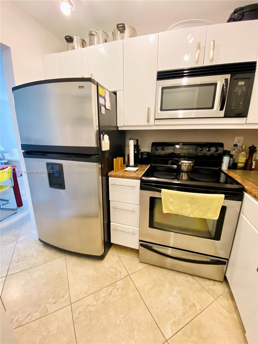 RIVER SHORES CONDO - Residential