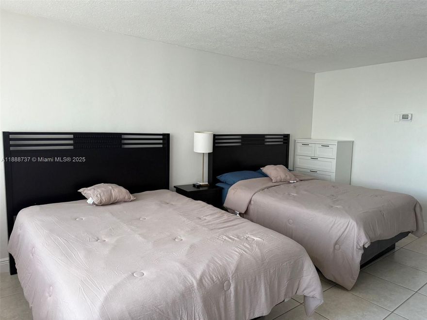 THIS IS MONTHLY RENT!!!Enjoy best beach!!!, BEAUTIFUL RENOVATED OCEAN VIEW FURNISHED AND EQUIPPED STUDIO ON SUNNY ISLES BEACH, TILE FLOOR. EXCELLENT CONDITION, WITH FULL KITCHEN APPLIANCES, OFFERS YOU POOL, GYM, FULL AMENITIES, IN HOUSE RESTAURANT AND SHOPS , VALET PARKING, ELECTRICITY, WATER, ACCESS TO THE BEACH, 24 HRS SECURITY, CLOSE TO AVENTURA MALL, GULFS STREAM, BAL HARBOR, ALL RECREATION AREAS, WALKING DISTANCE TO GOLDEN BEACH, RESTAURANTS, SUPERMARKETS