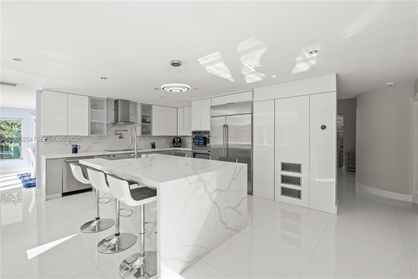 KINGS COVE - Residential