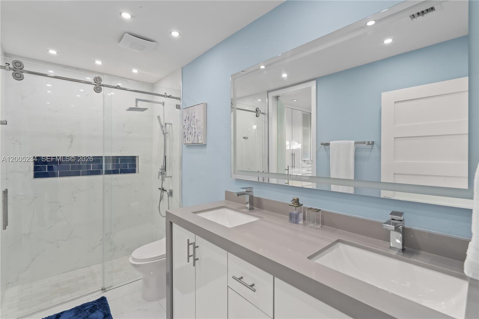 KINGS COVE - Residential