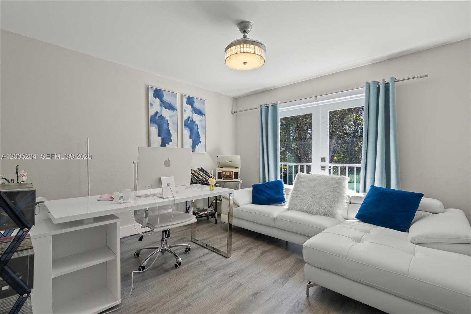 KINGS COVE - Residential