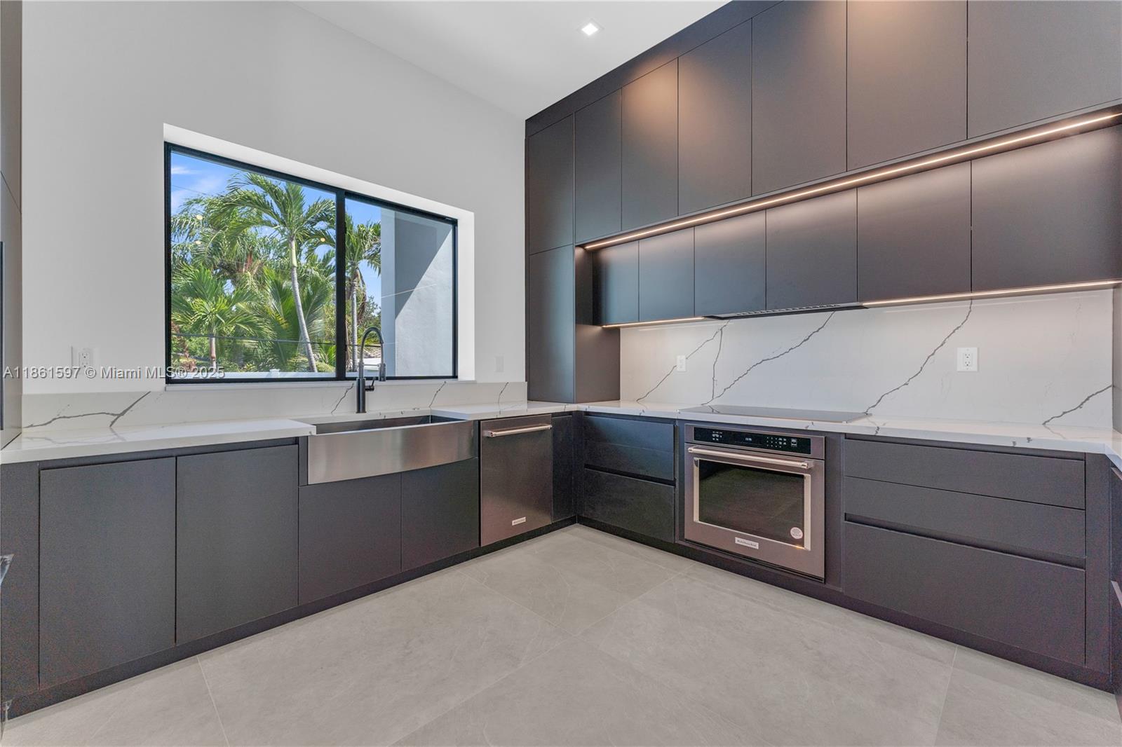 HILLSBORO SHORES SEC - Residential