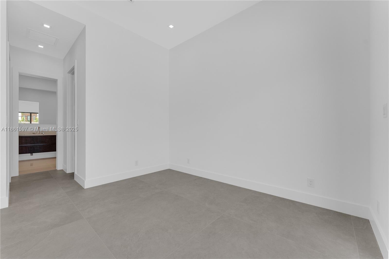 HILLSBORO SHORES SEC - Residential