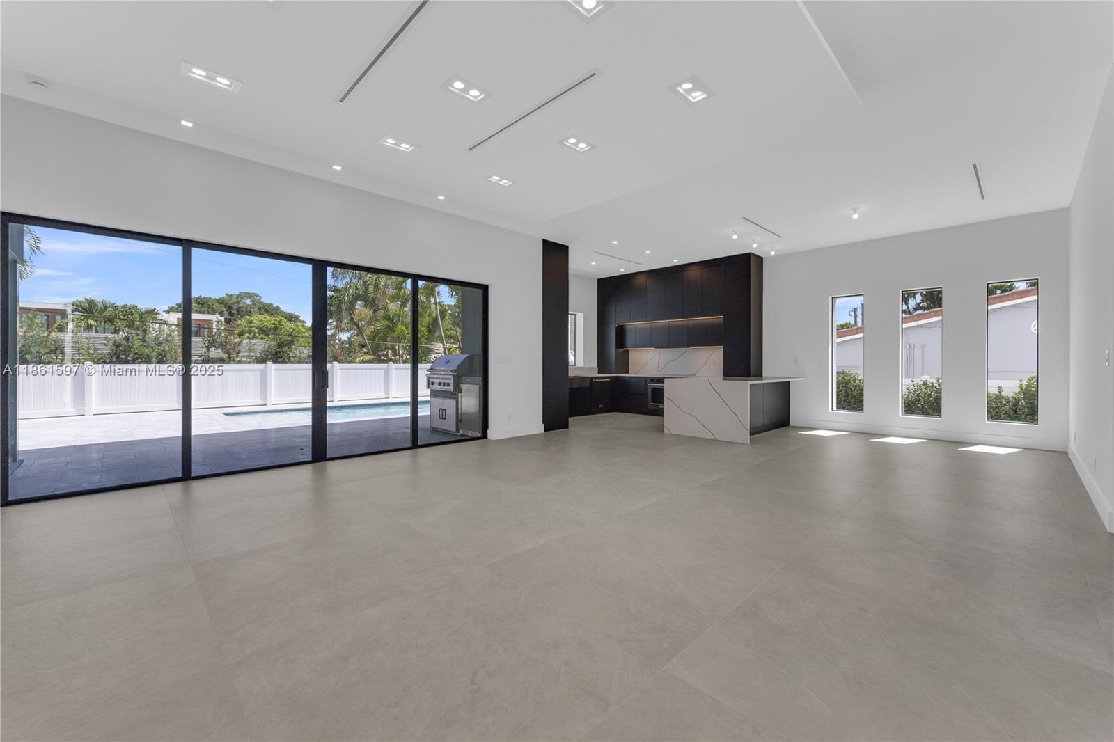 HILLSBORO SHORES SEC - Residential