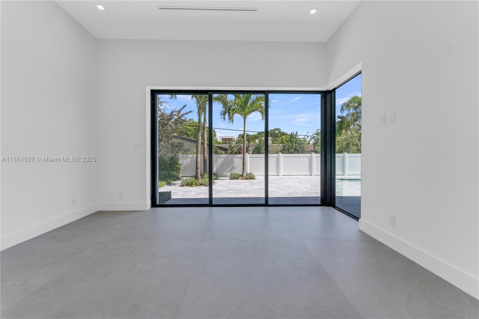 HILLSBORO SHORES SEC - Residential