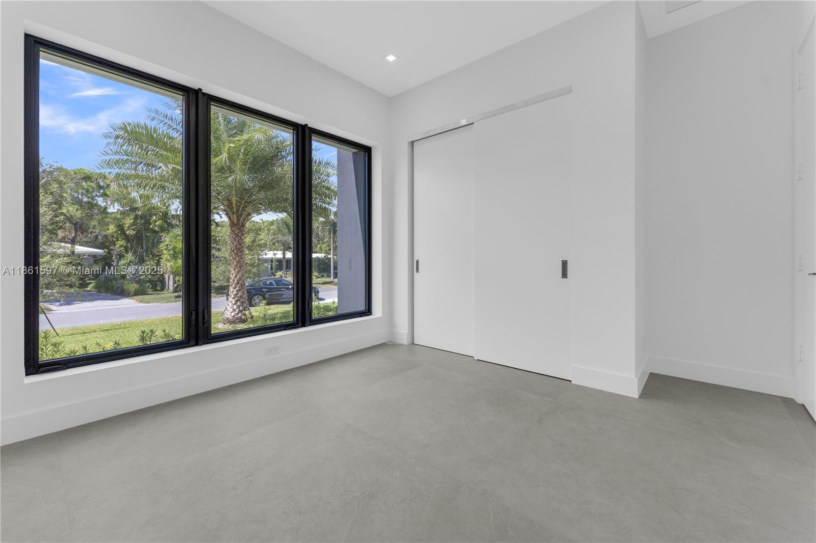 HILLSBORO SHORES SEC - Residential