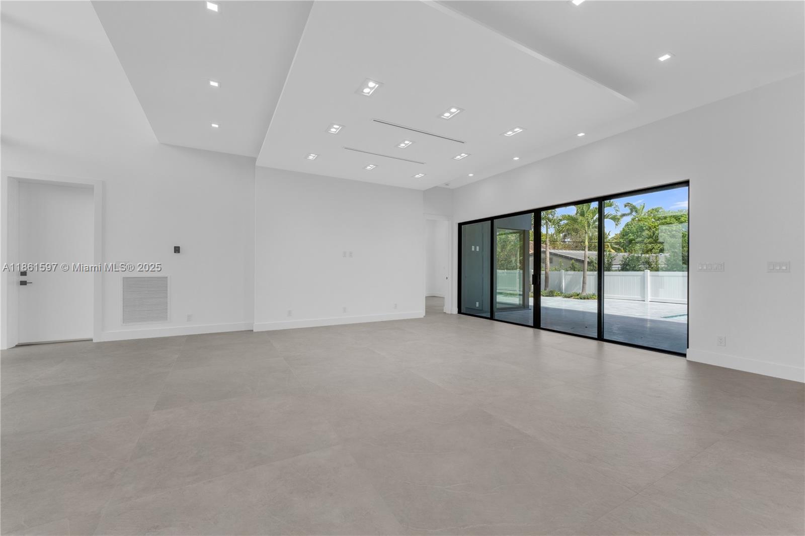 HILLSBORO SHORES SEC - Residential