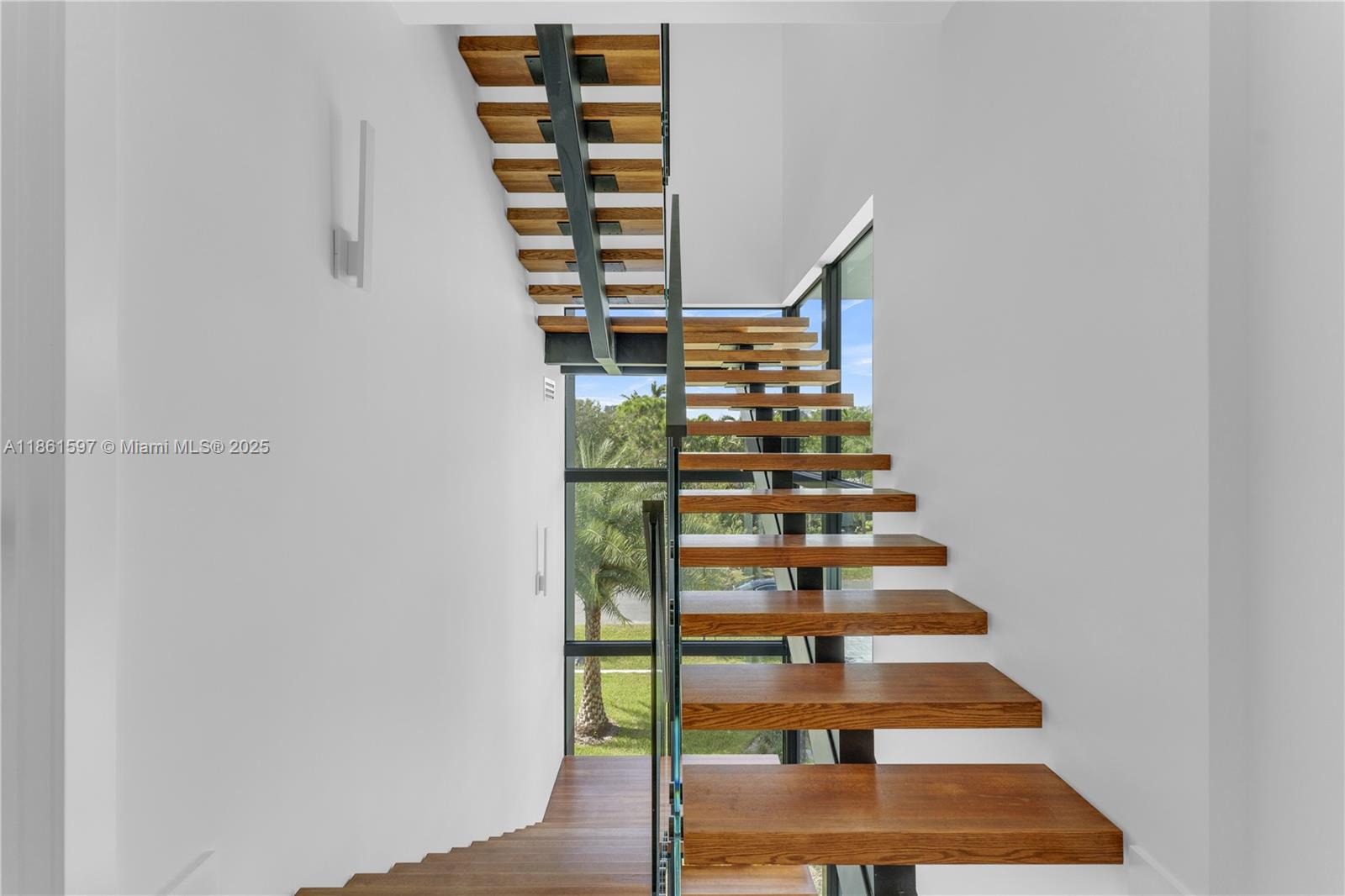 HILLSBORO SHORES SEC - Residential