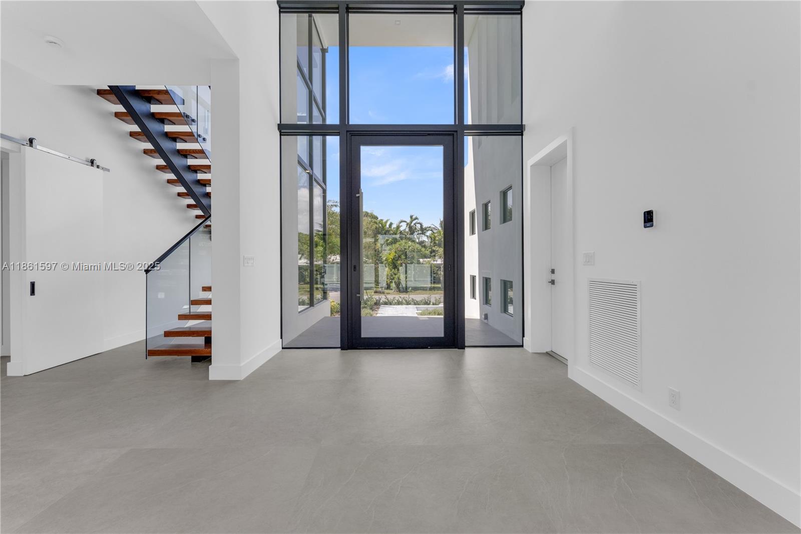 HILLSBORO SHORES SEC - Residential