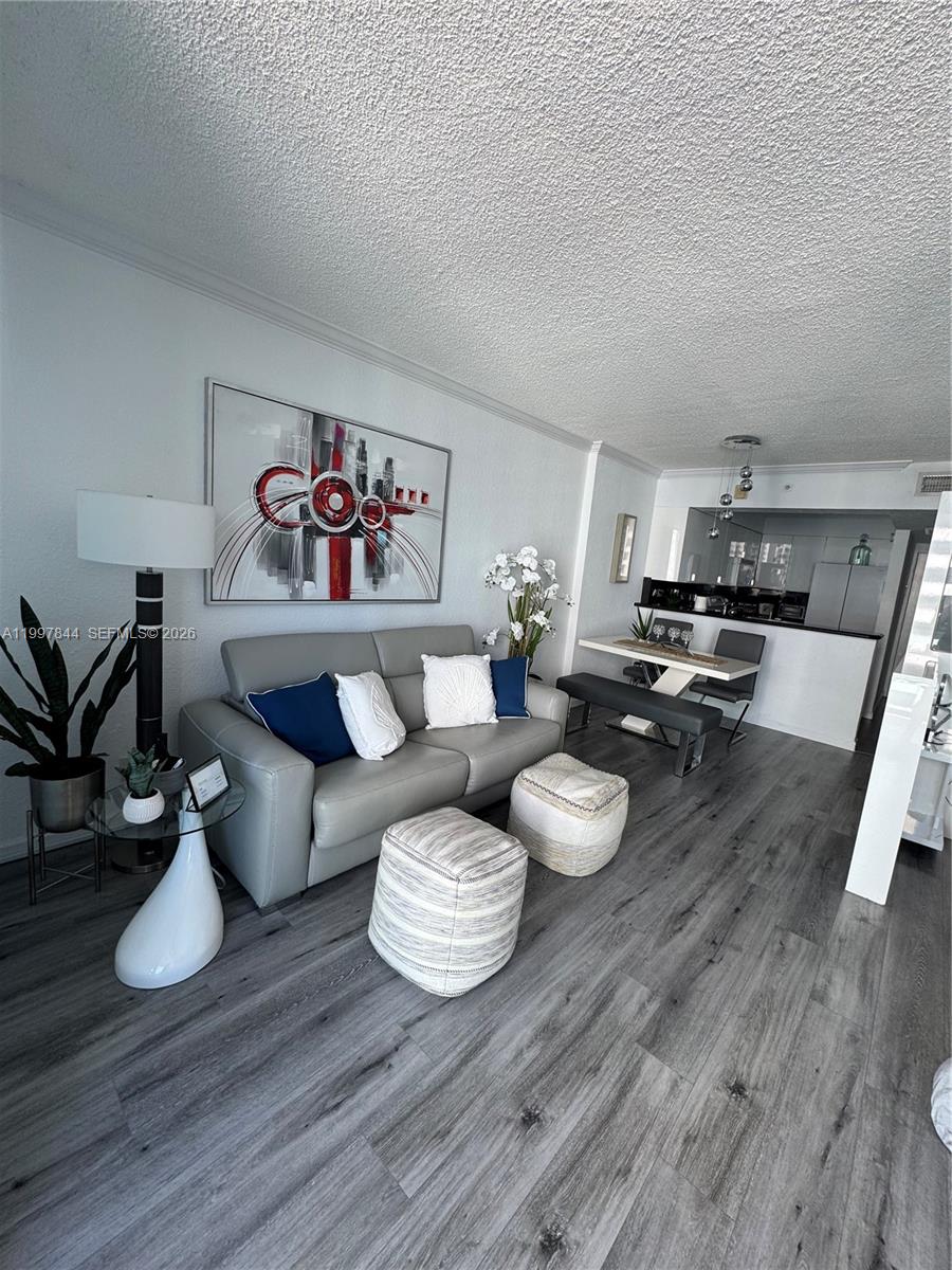 WAVE CONDO - Residential