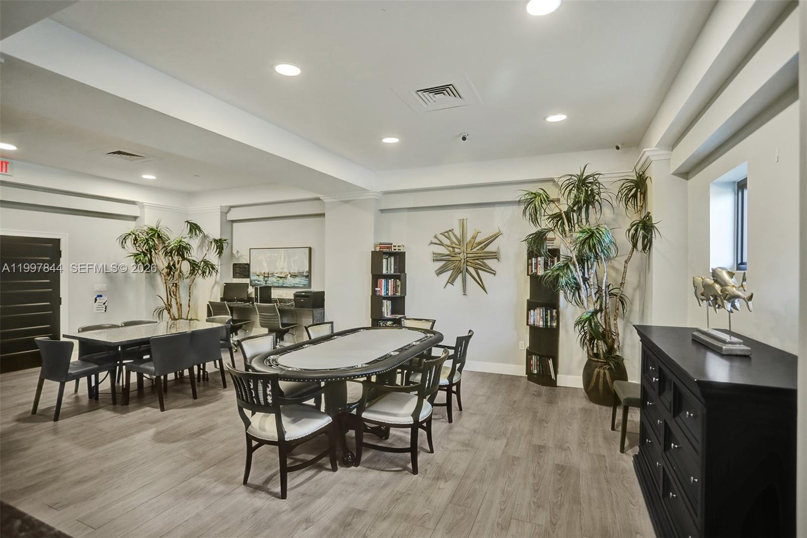 WAVE CONDO - Residential