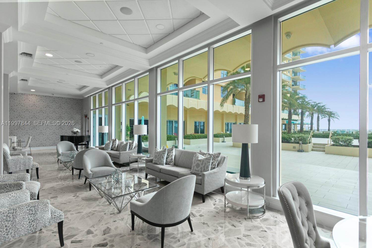 WAVE CONDO - Residential