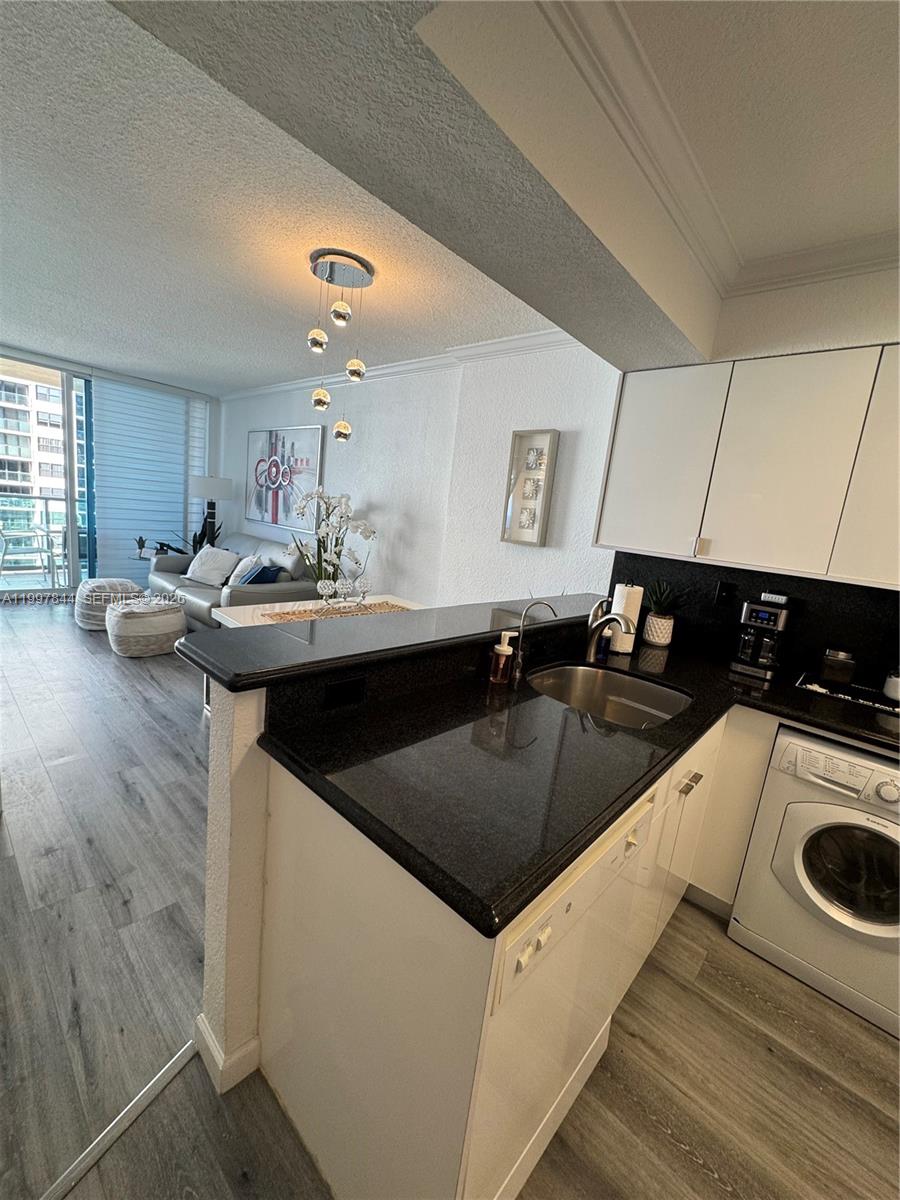 WAVE CONDO - Residential