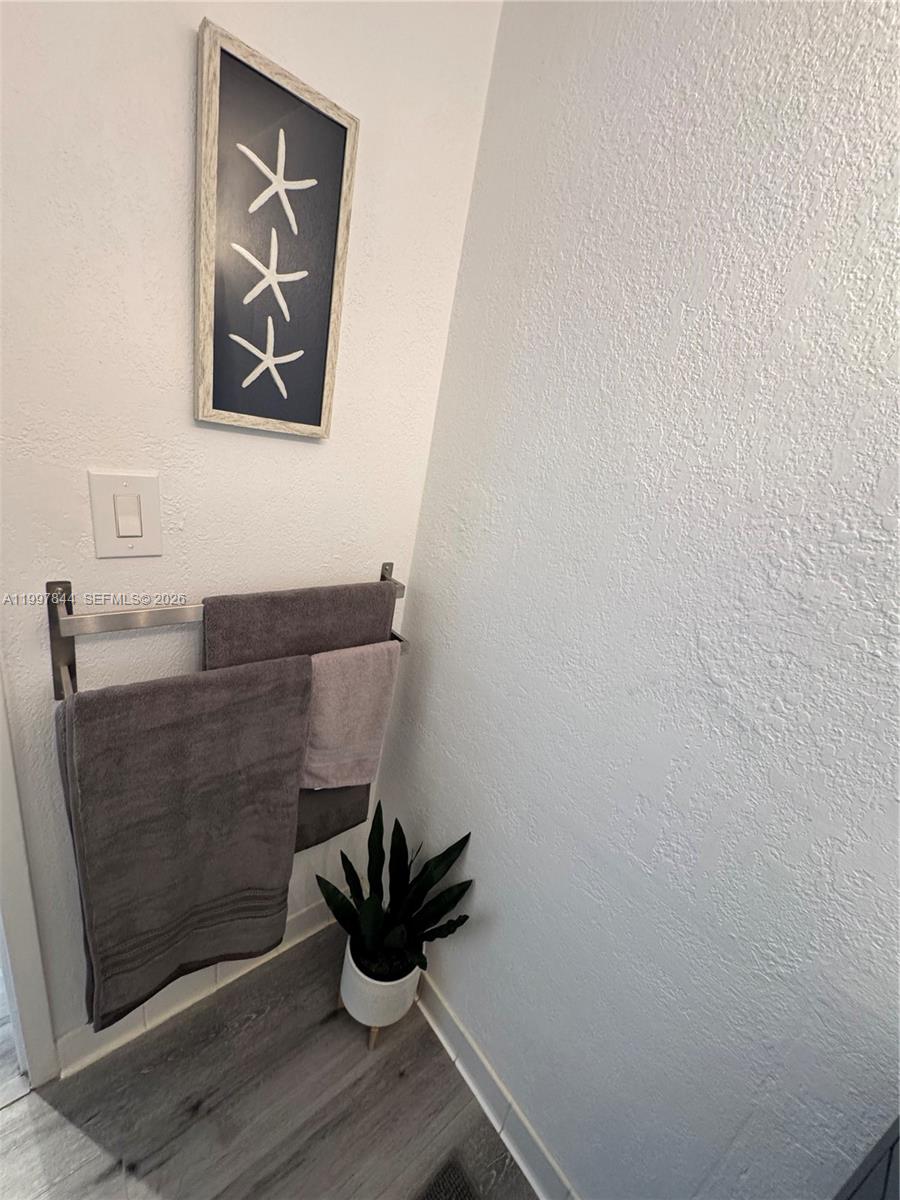 WAVE CONDO - Residential