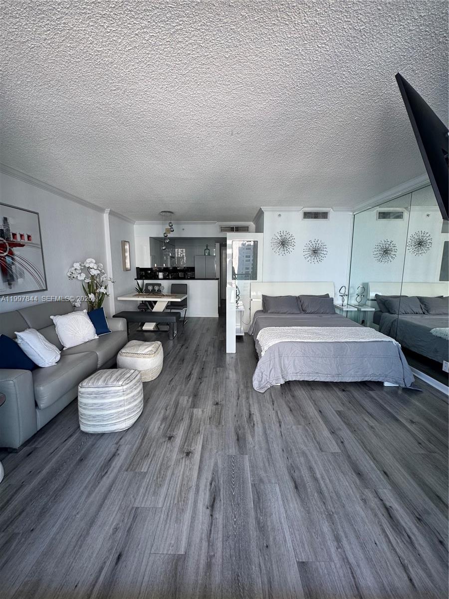 WAVE CONDO - Residential