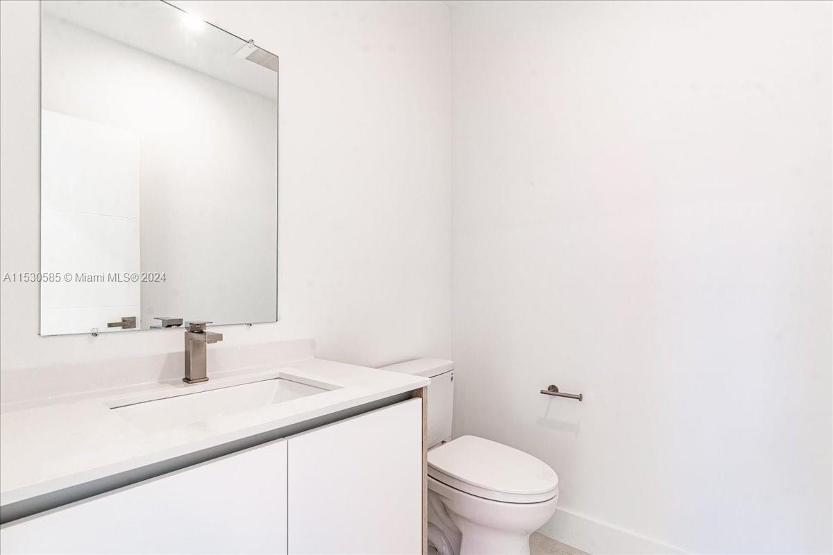 AMND MIAMI SUBURBAN ACRES - Residential Lease