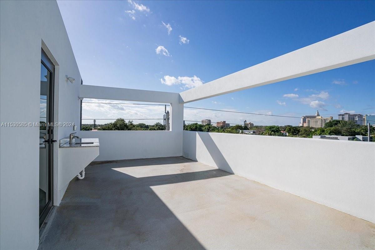 AMND MIAMI SUBURBAN ACRES - Residential Lease