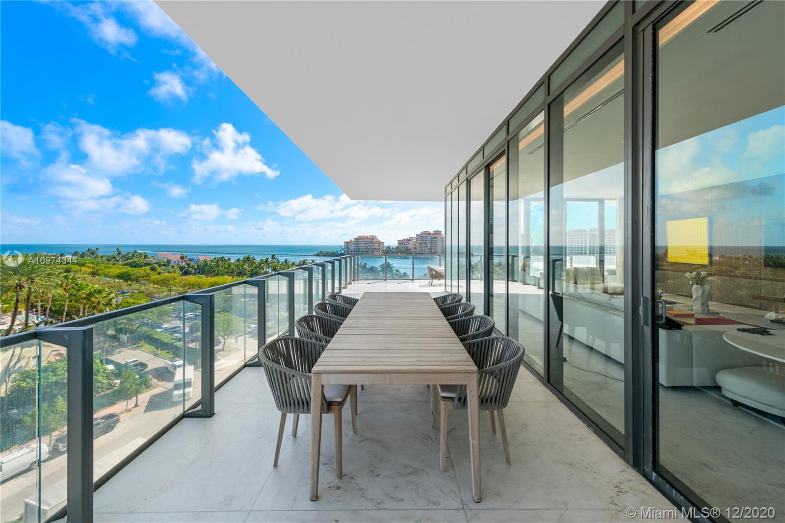 APOGEE CONDO - Residential