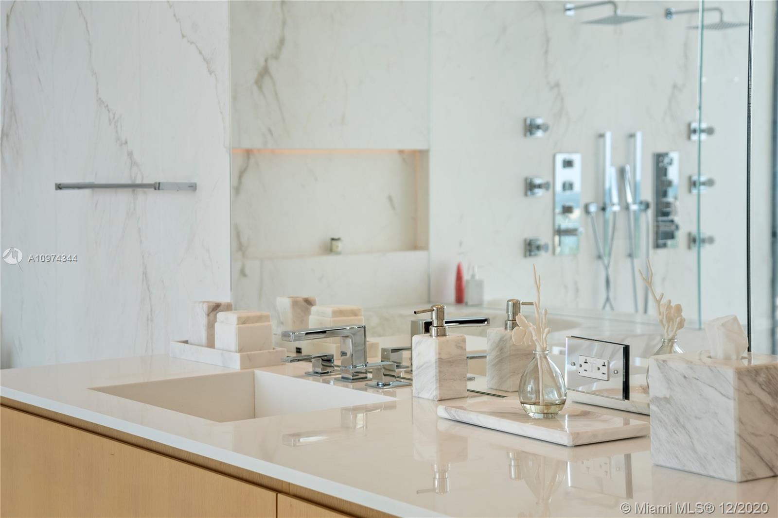 APOGEE CONDO - Residential