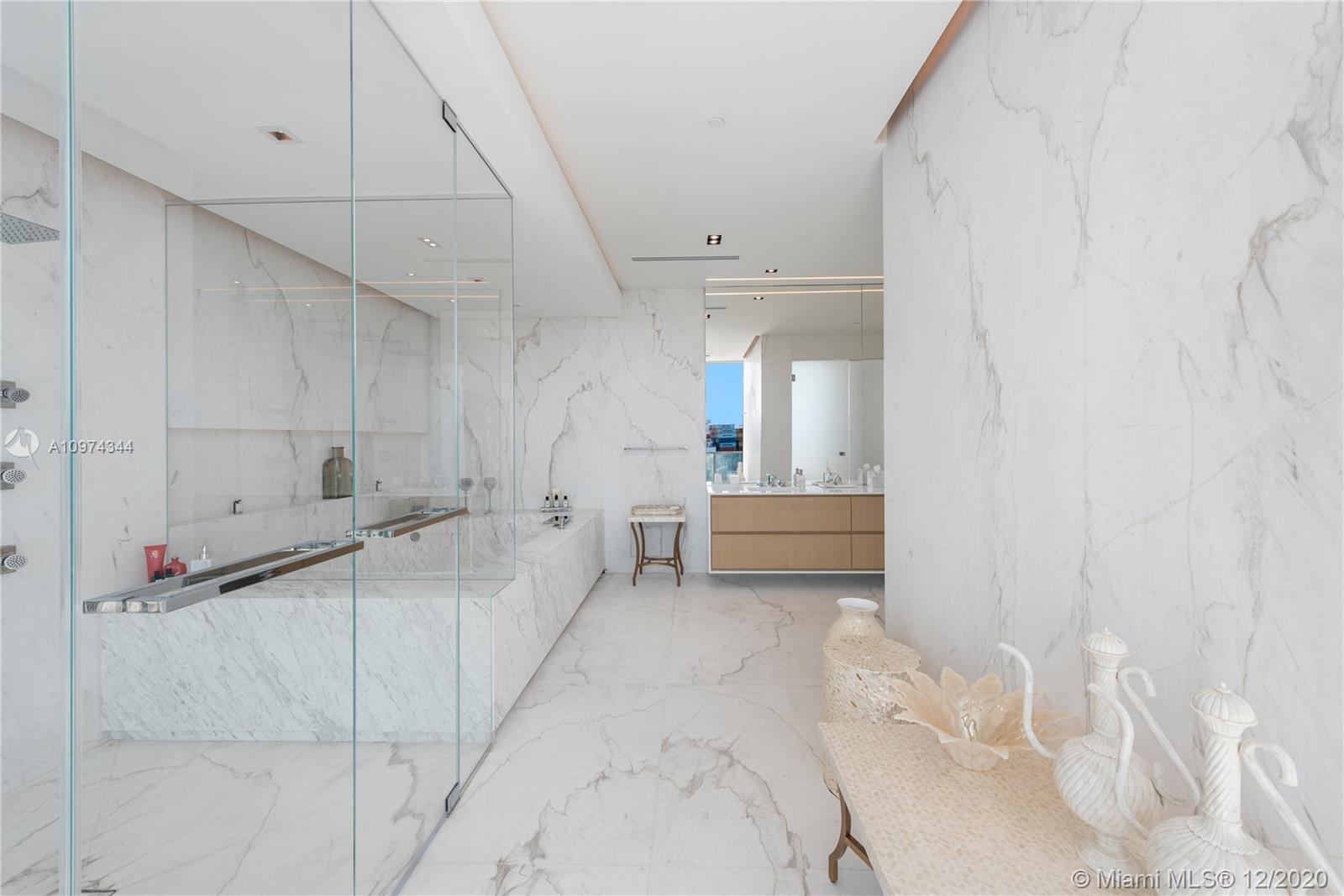 APOGEE CONDO - Residential