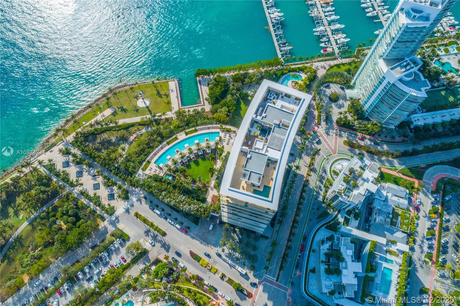 APOGEE CONDO - Residential