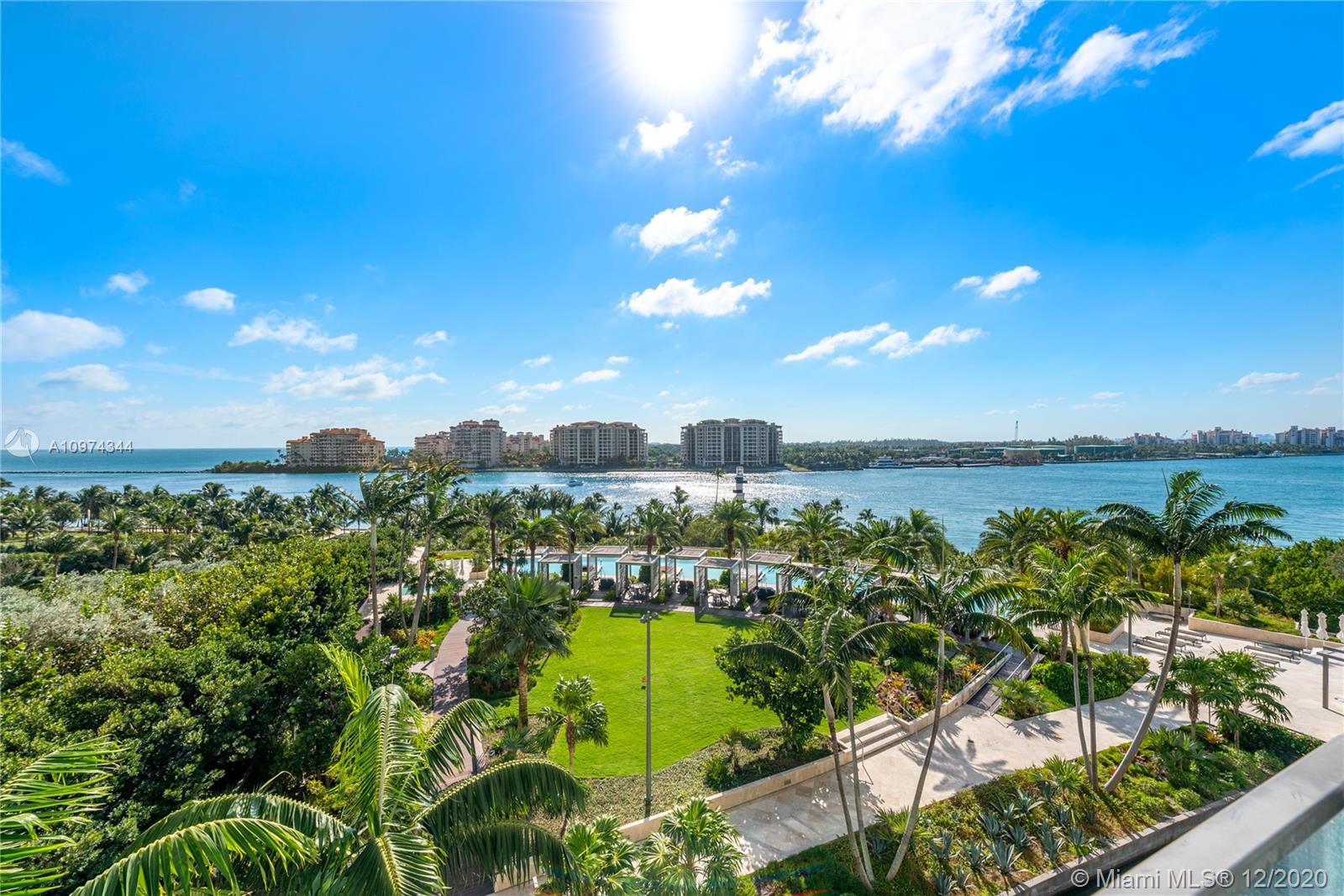 APOGEE CONDO - Residential