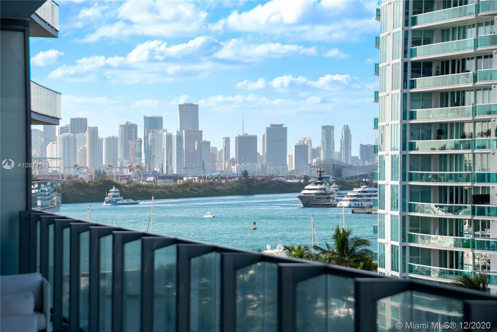 APOGEE CONDO - Residential