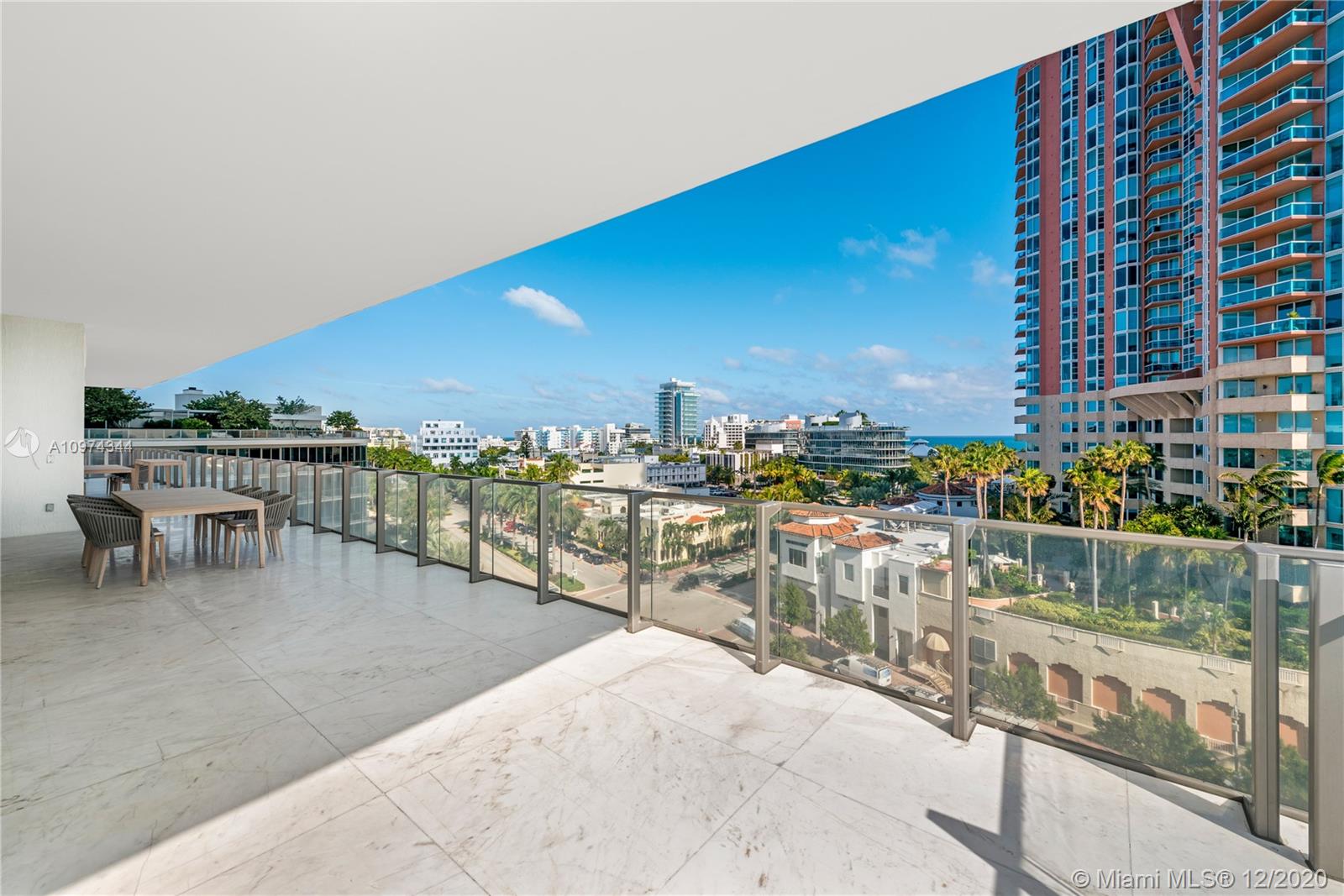 APOGEE CONDO - Residential