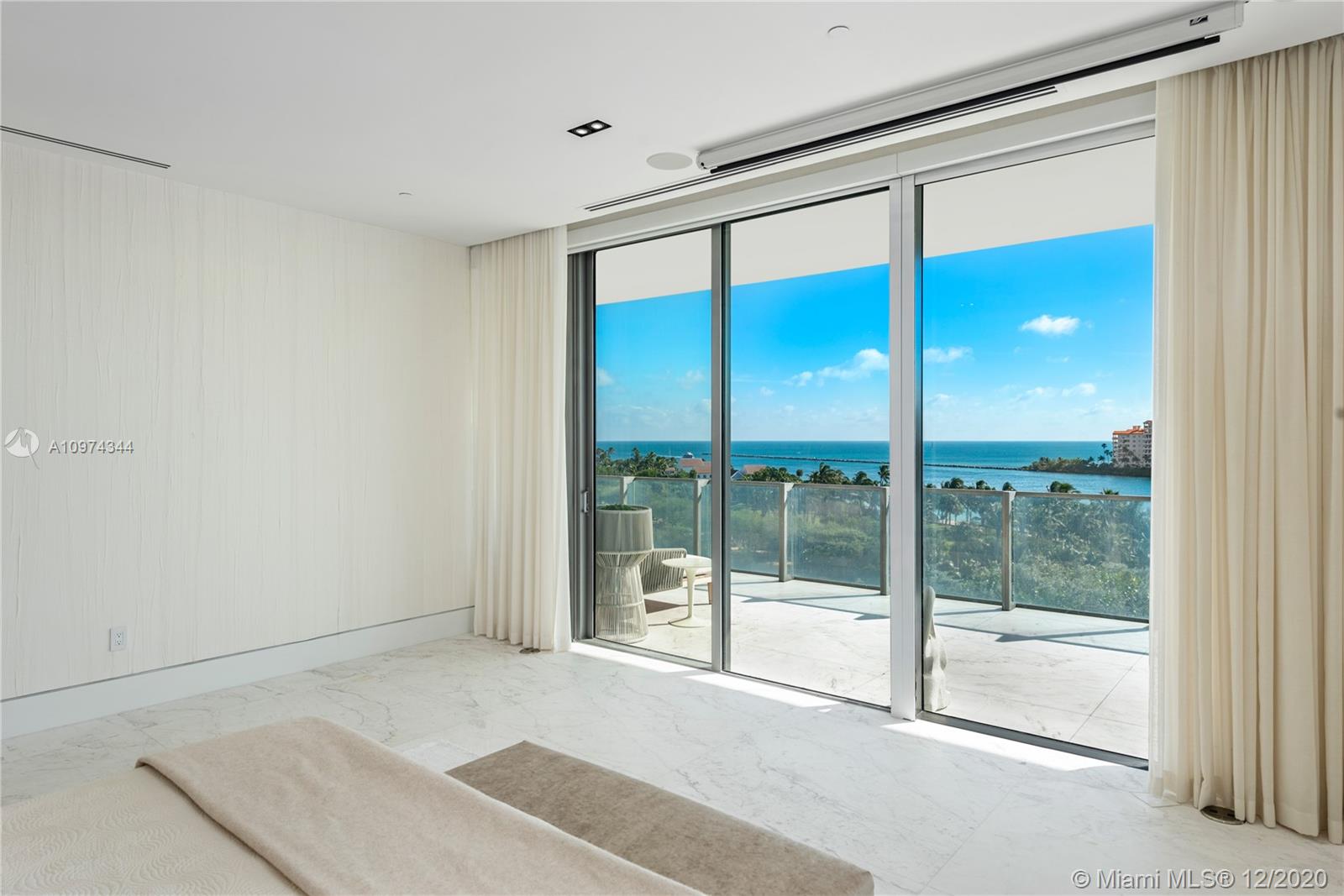 APOGEE CONDO - Residential