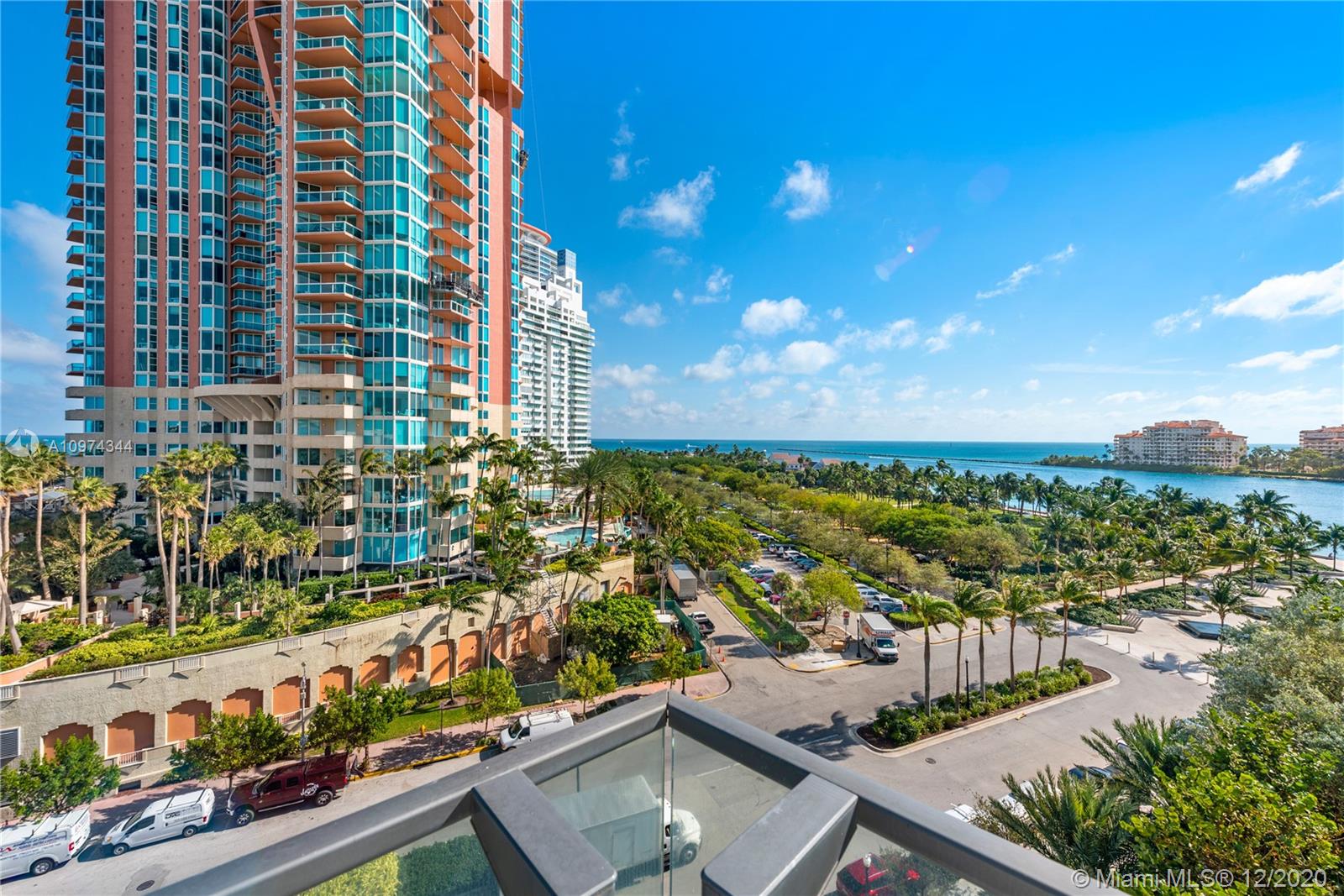 APOGEE CONDO - Residential