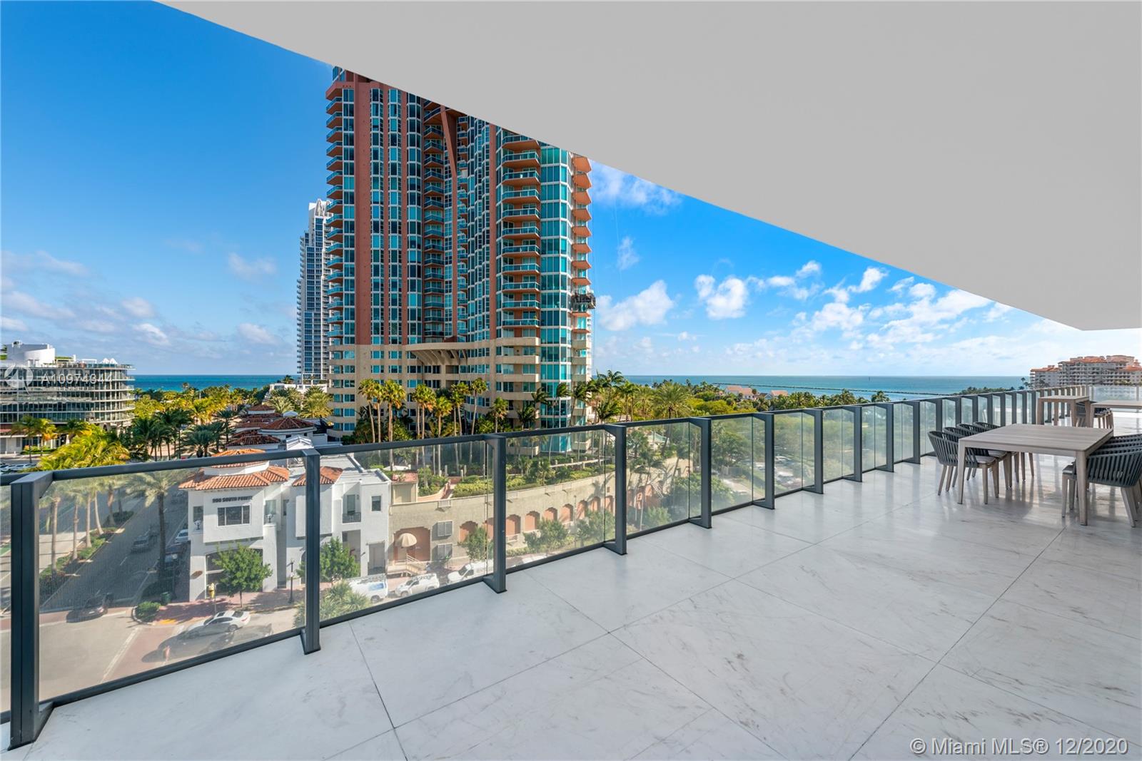 APOGEE CONDO - Residential