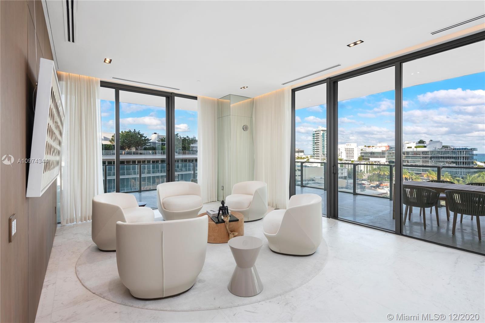 APOGEE CONDO - Residential