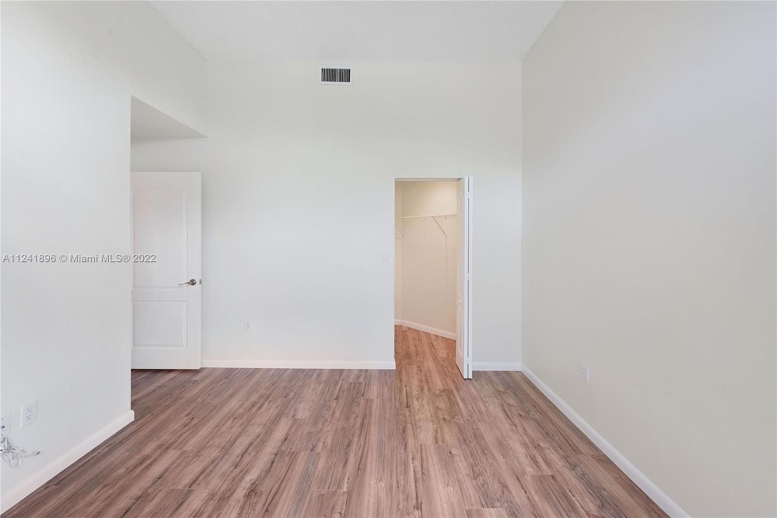 SAWGRASS VILLAGE - Residential