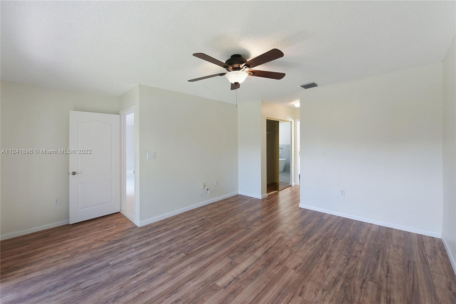 SAWGRASS VILLAGE - Residential