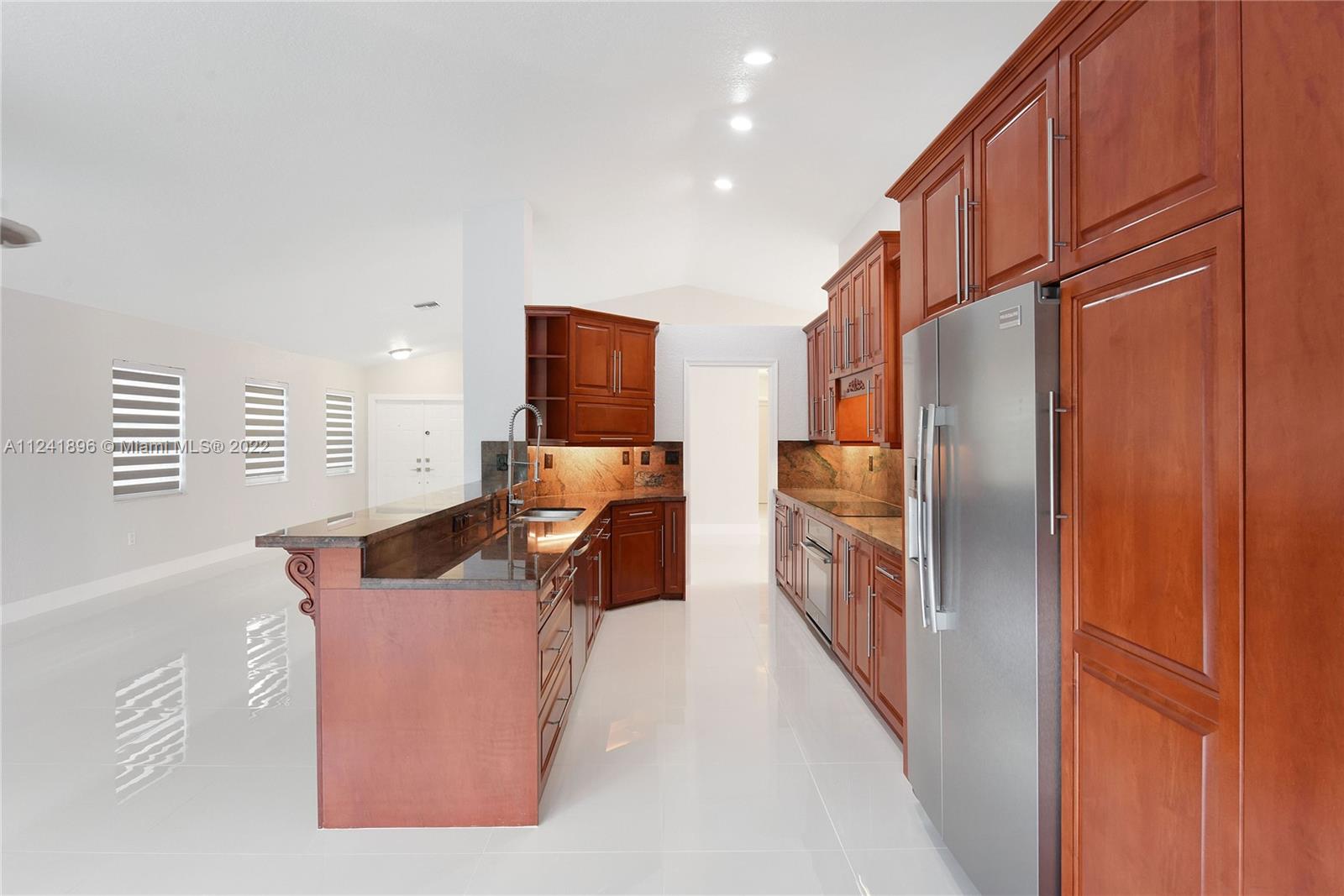 SAWGRASS VILLAGE - Residential