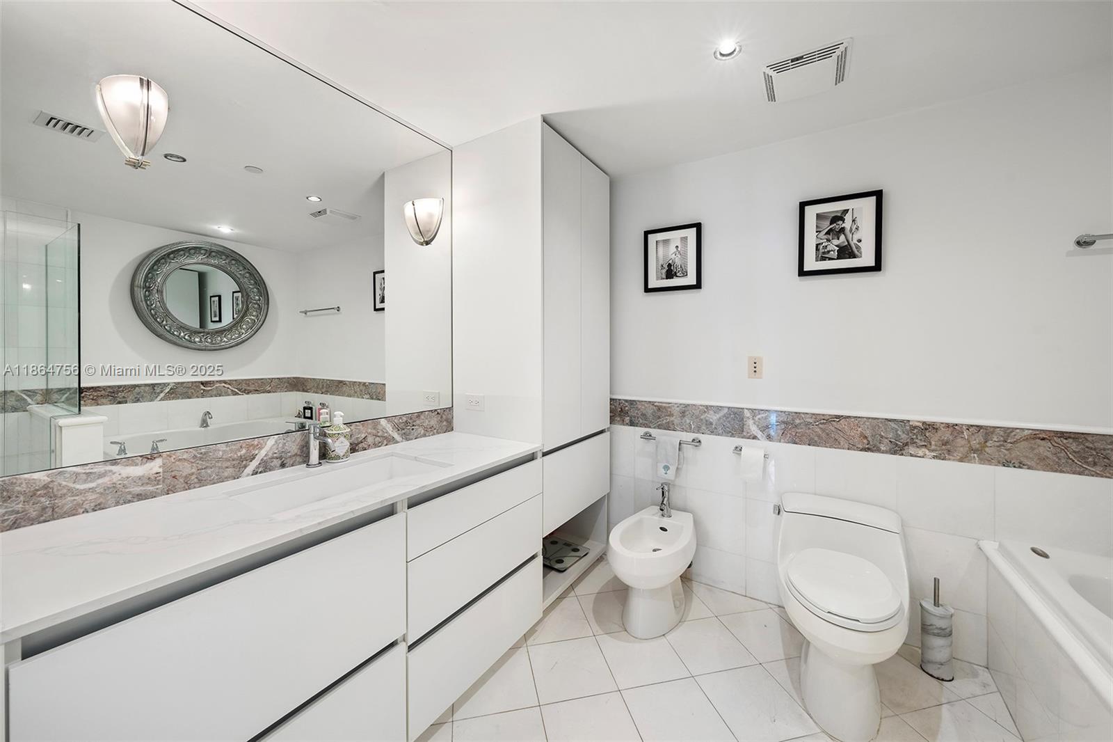 THE BENTLEY BAY CONDO - Residential