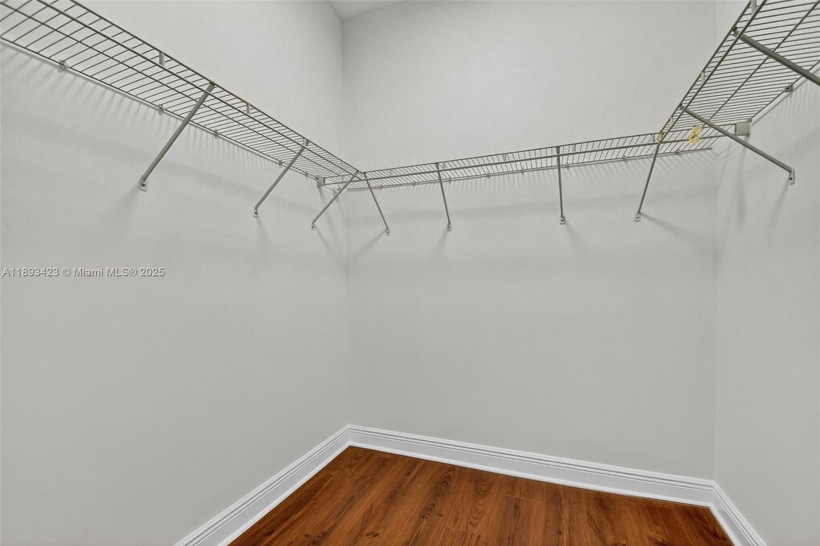 GROVELAND PARK - Residential Lease