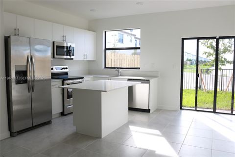 23040 SW 99th Ct Cutler Bay FL 33190