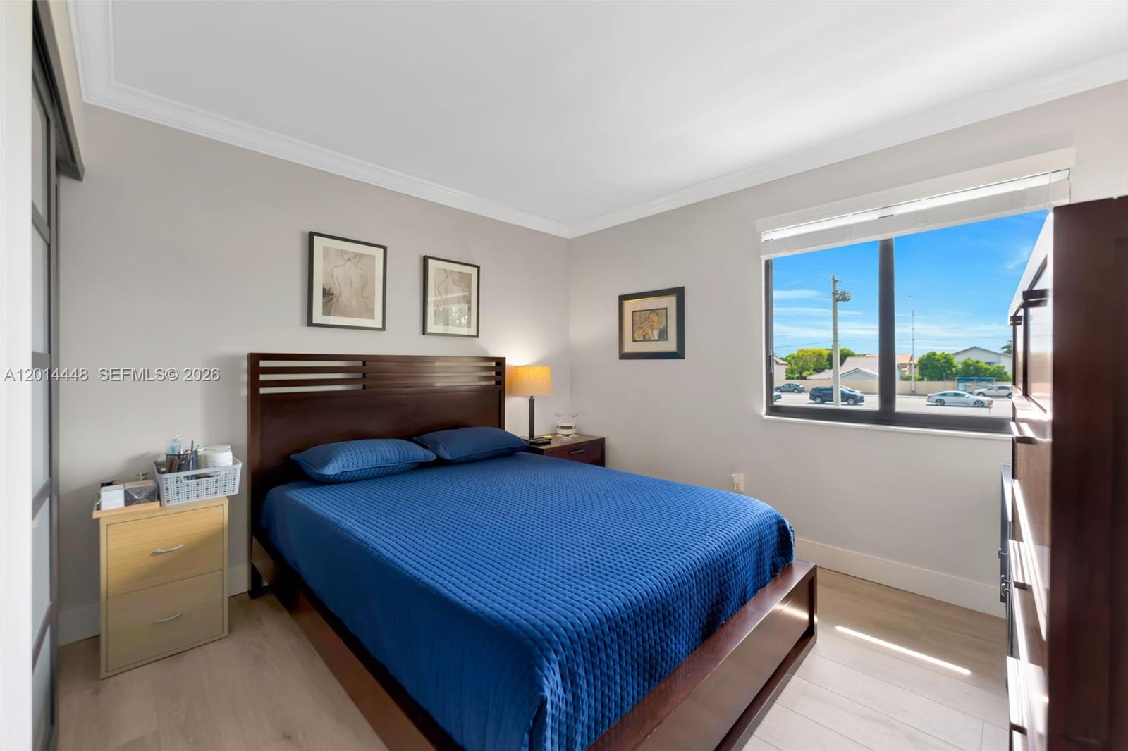 VALENCIA TOWNHOMES - Residential