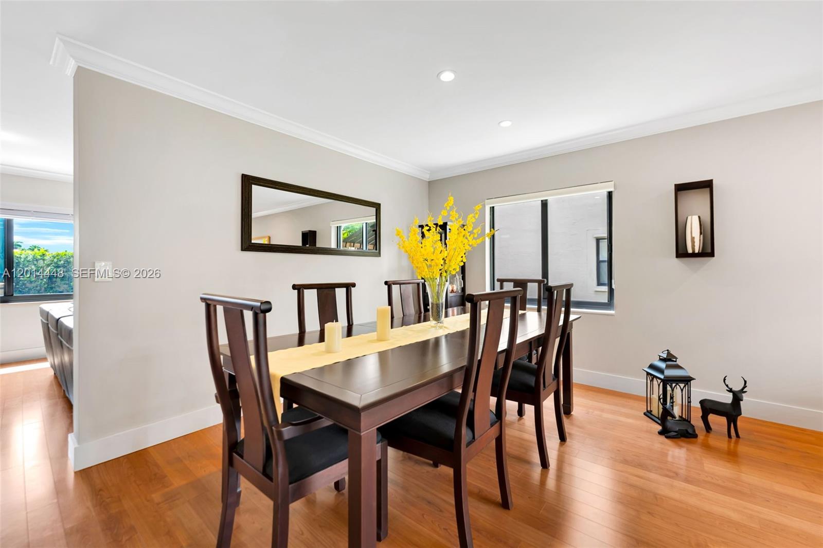 VALENCIA TOWNHOMES - Residential