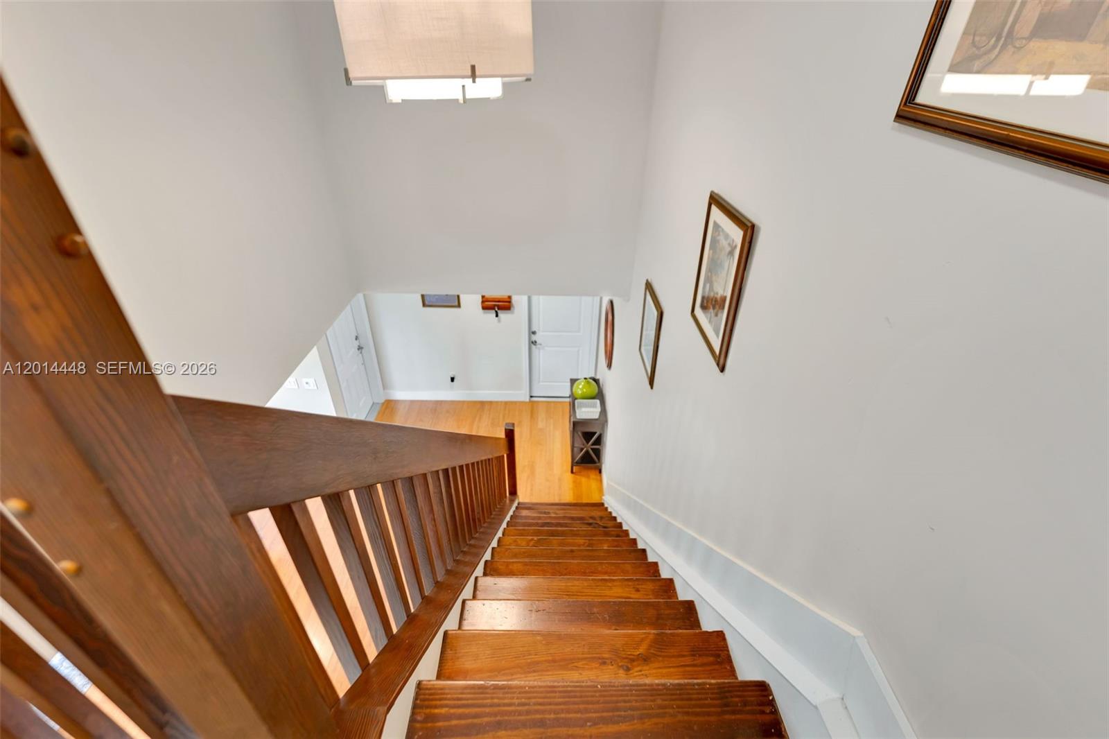 VALENCIA TOWNHOMES - Residential