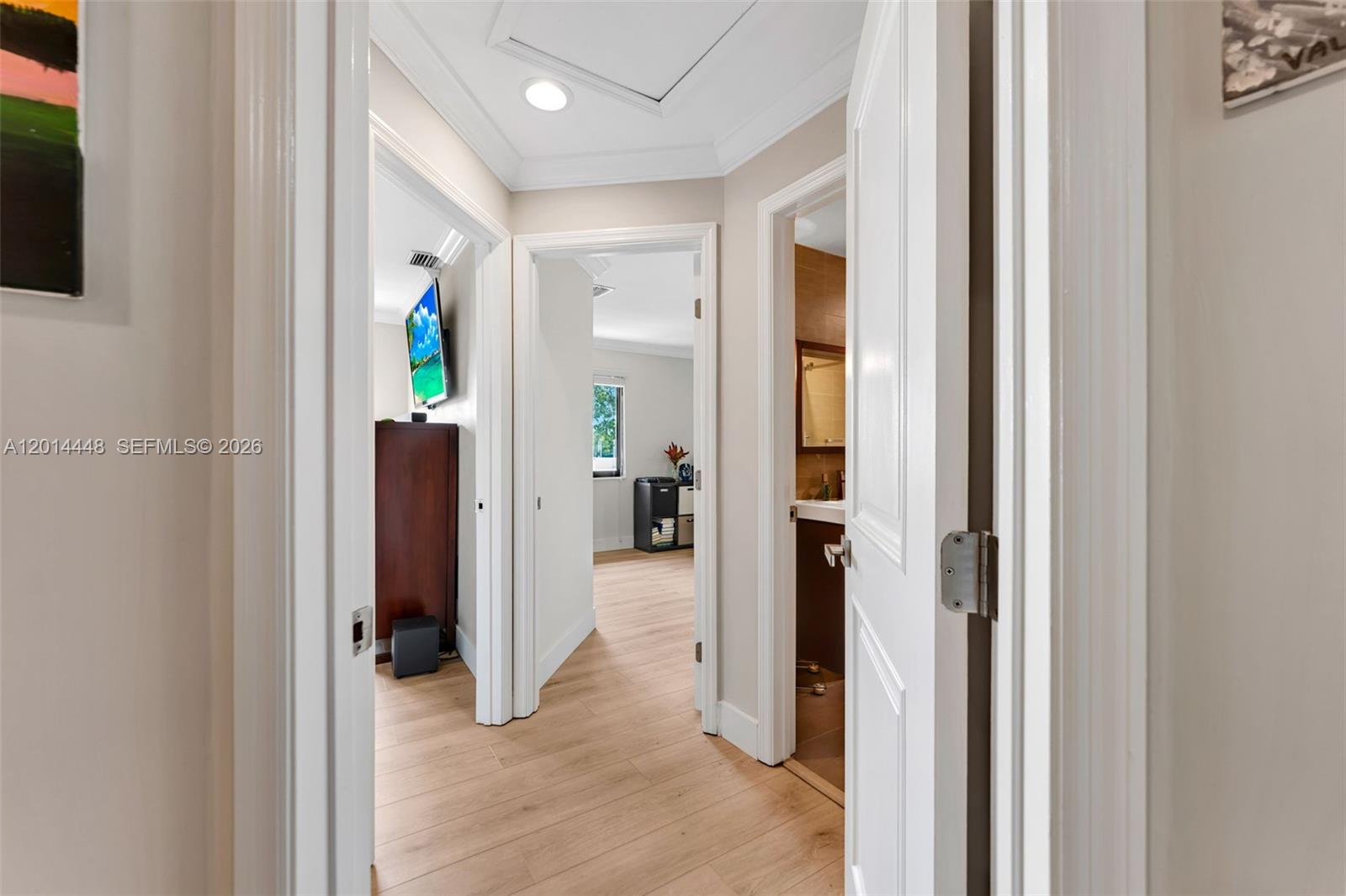 VALENCIA TOWNHOMES - Residential