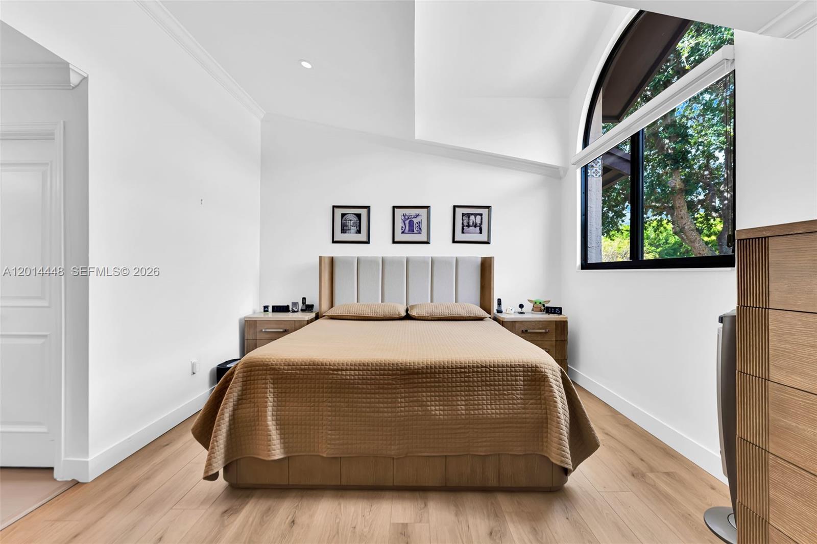 VALENCIA TOWNHOMES - Residential
