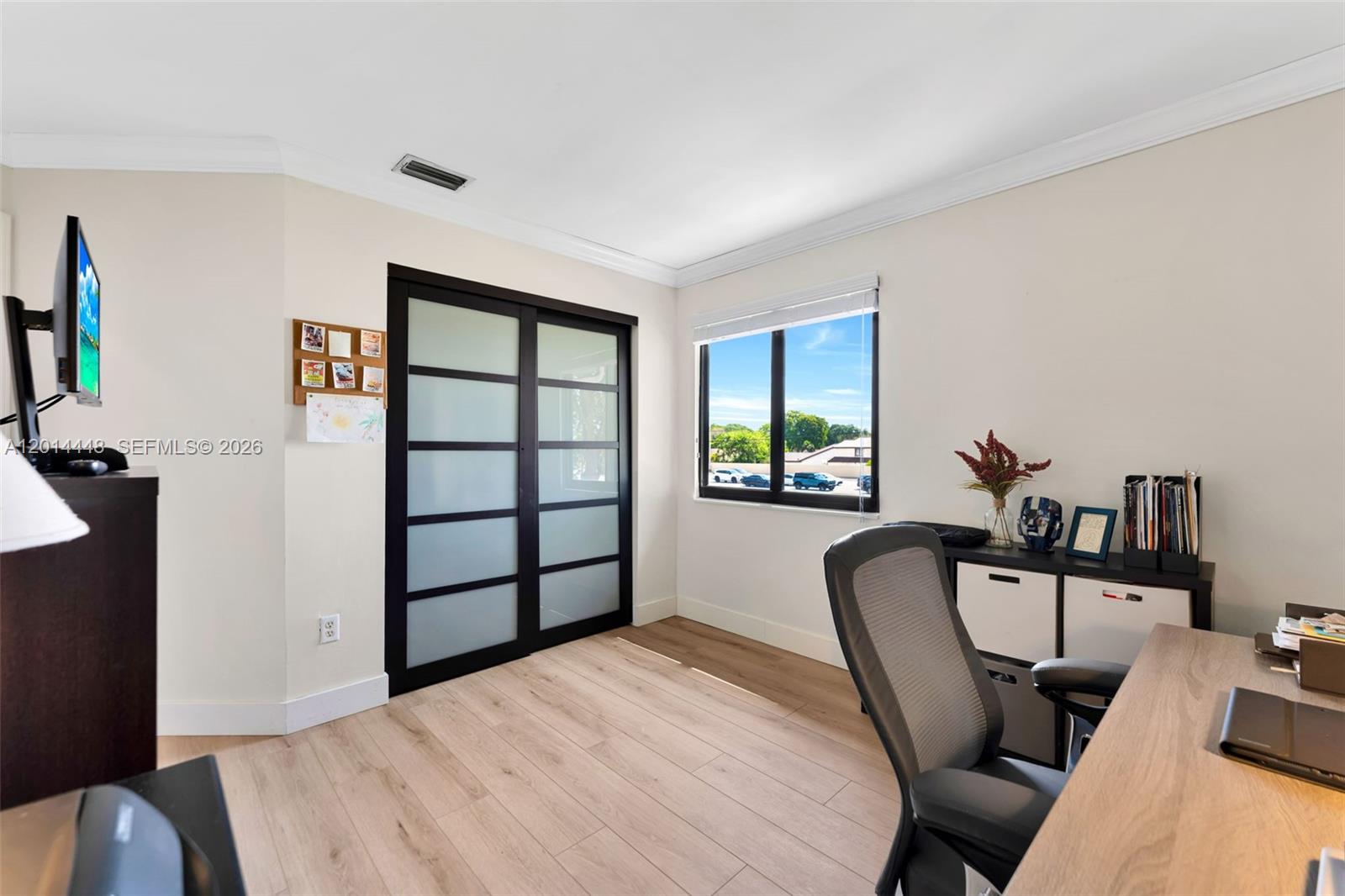 VALENCIA TOWNHOMES - Residential